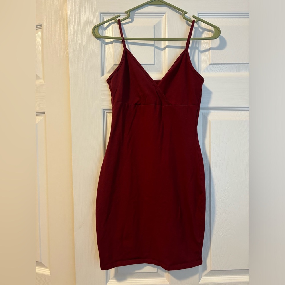 Wild fable maroon strappy v dress